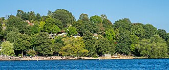 Tanto Strandbad am Årstaviken mit Sandstrand, Badestegen und Grünflächen